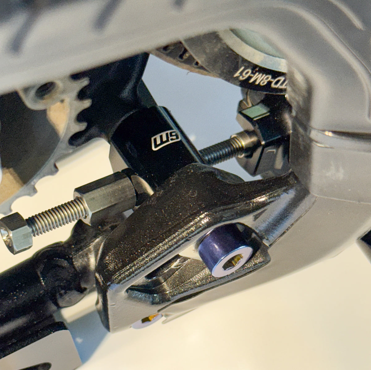 Ultra Bee Motor Adjuster