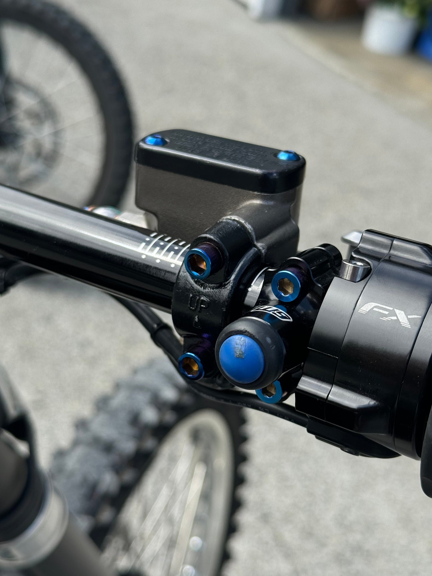 𝙐𝙡𝙩𝙧𝙖 𝙗𝙚𝙚 𝙗𝙧𝙖𝙠𝙚 𝙢𝙤𝙪𝙣𝙩 𝙝𝙤𝙡𝙙𝙚𝙧